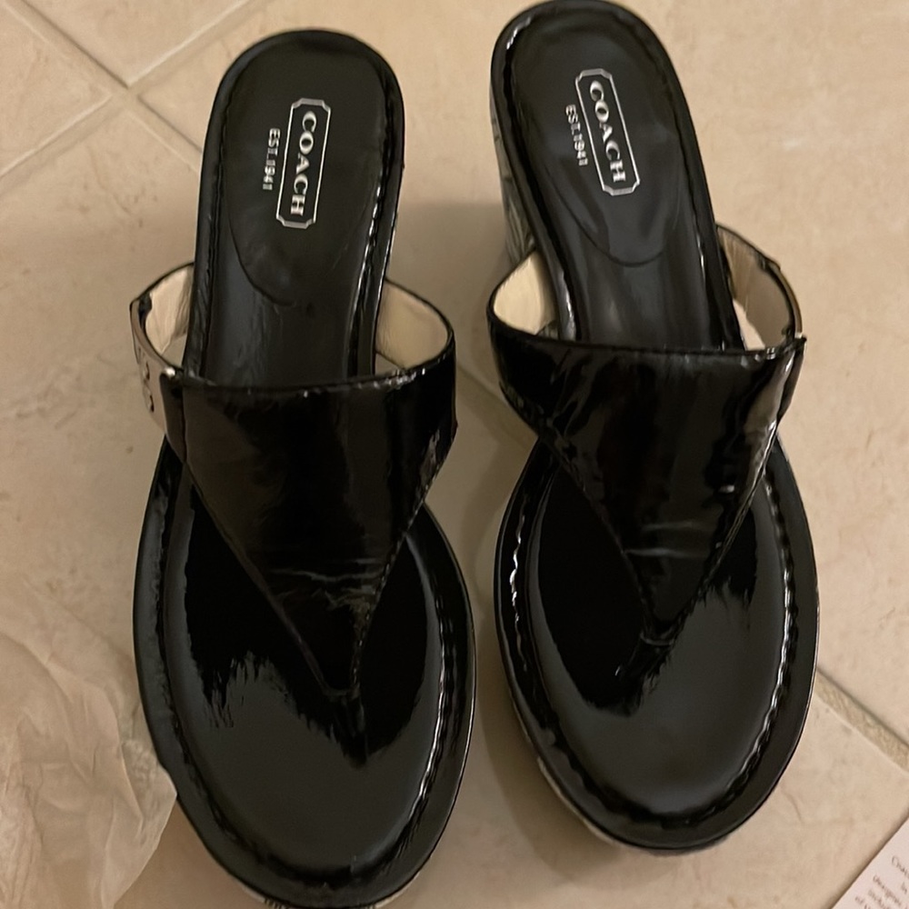 COPY - Coach Patent leather sandals ( timeless and classic) - Picture 7 of 9